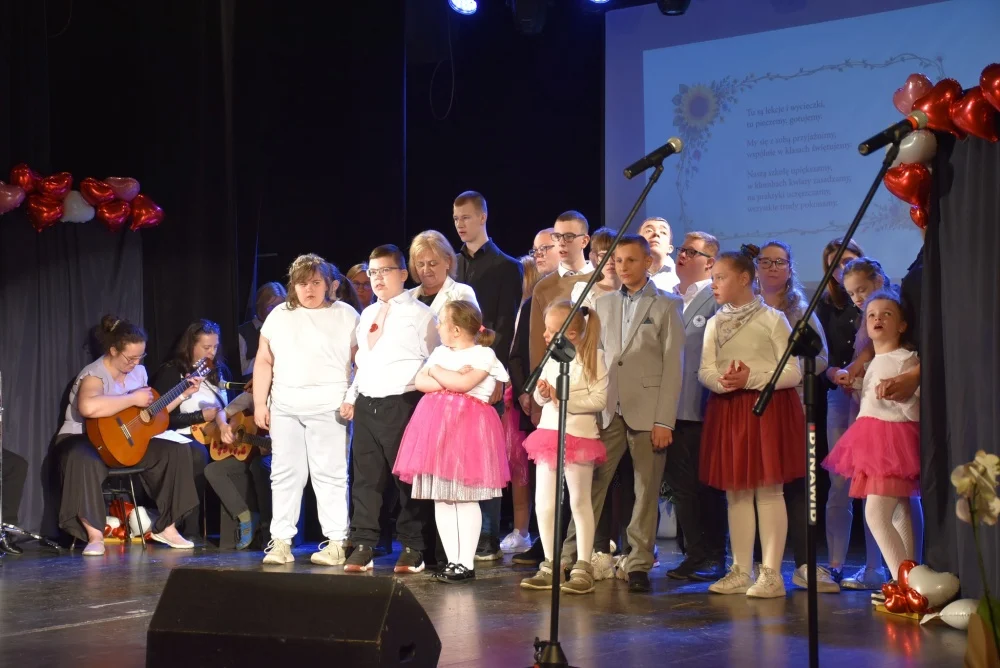 „Mała, ale niezwykła szkoła”. ZS nr 1 Specjalnych w Mikołowie świętował 20-lecie