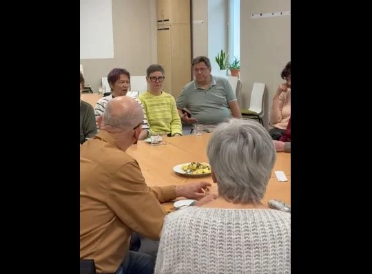 Paella, tapas i seniorzy przy wspólnym stole. Hiszpańskie warsztaty w Mikołowie