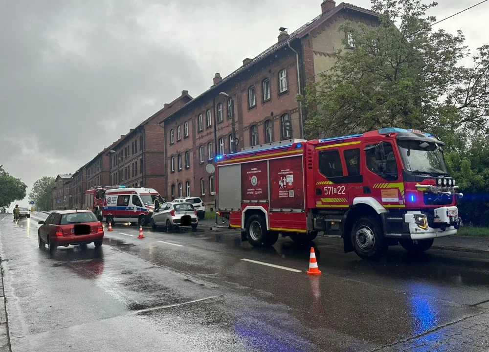 Zderzenie dwóch osobówek na ul. Tunkla w Rudzie Śląskiej
