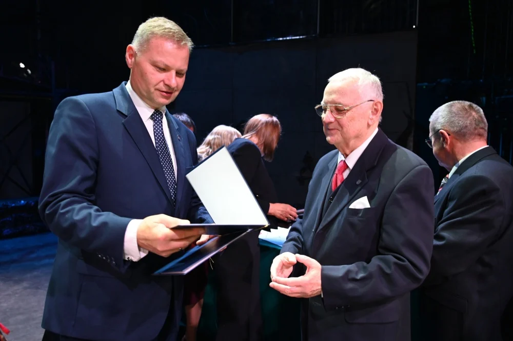 Jan Krawczyk z Rudy Śląskiej wyróżniony w konkursie Ambasador Srebrnego Pokolenia 2025 / fot. FB Anna Krzysteczko