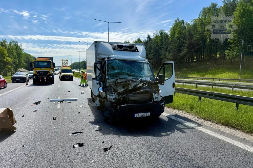 [AKTUALIZACJA] Wypadek na A4 w Mysłowicach. Trzy osoby ranne, jezdnia w kierunku Krakowa zablokowana