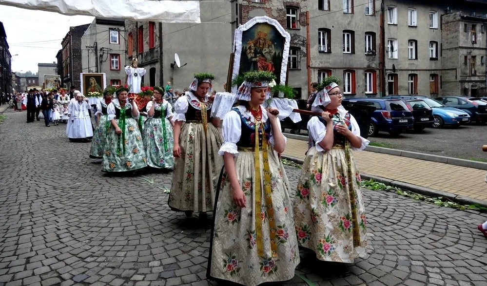 Boże Ciało 2026 - ulicami Świętochłowic przejdą 4 procesje. Kierowcy muszą spodziewać się utrudnień