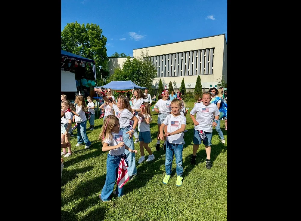 Kolorowy Piknik Rodzinny w SP nr 15. Były smaki, występy i atrakcje