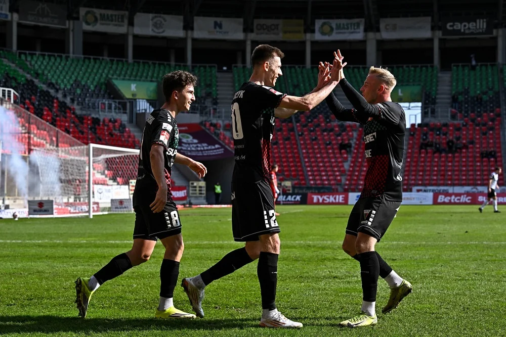 Duże zmiany w GKS Tychy. Paweł Olkowski przychodzi, 12 zawodników odchodzi