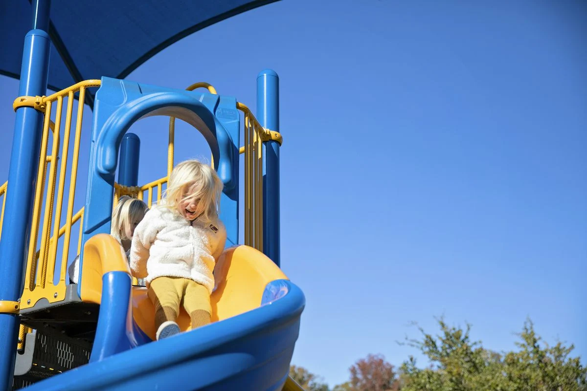 Jak wybrać plac zabaw do ogrodu? Kompletny przewodnik