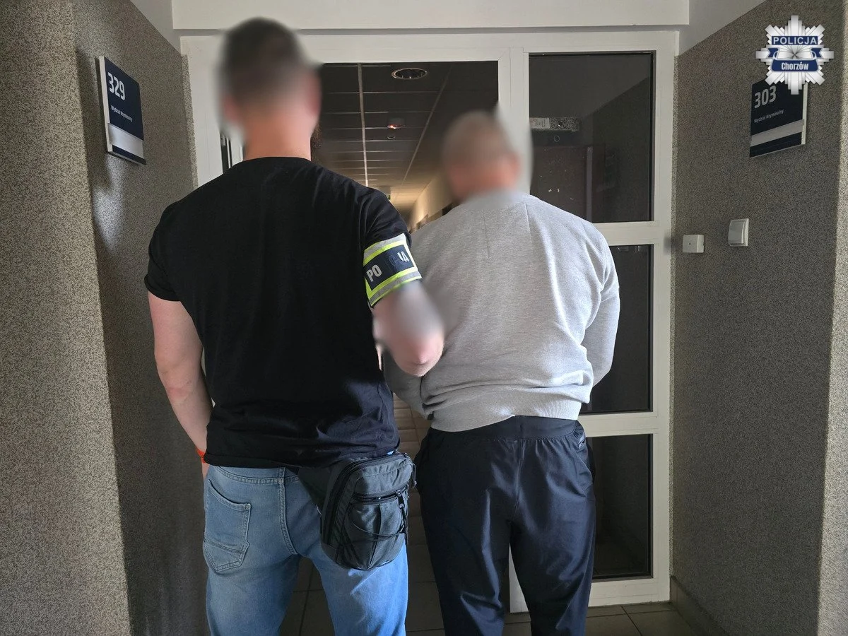 Narkotyki i gotówka w mieszkaniu. Poszukiwany 50-latek zatrzymany w Chorzowie