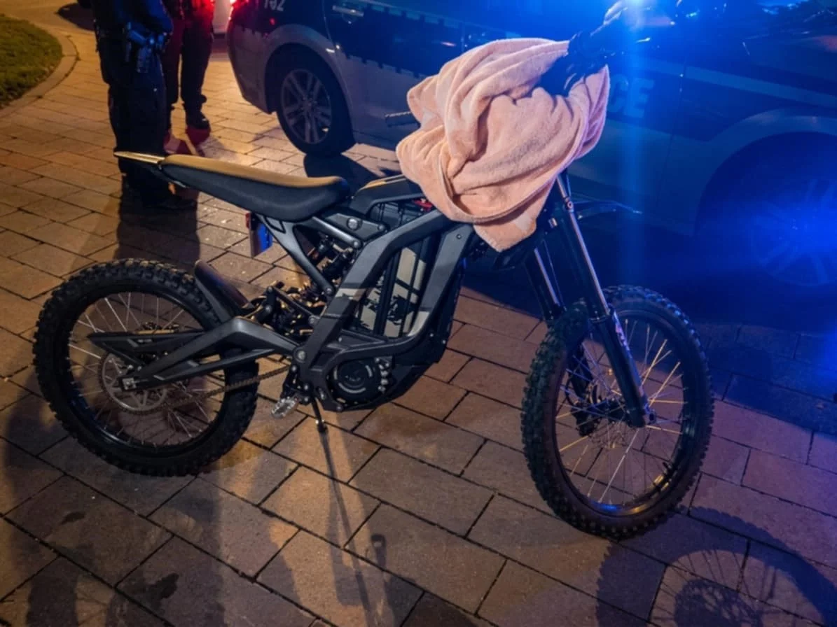 Policyjna interwencja w Gliwicach. Motocykl bez rejestracji, OC i kierowca po alkoholu. Zareagował świadek