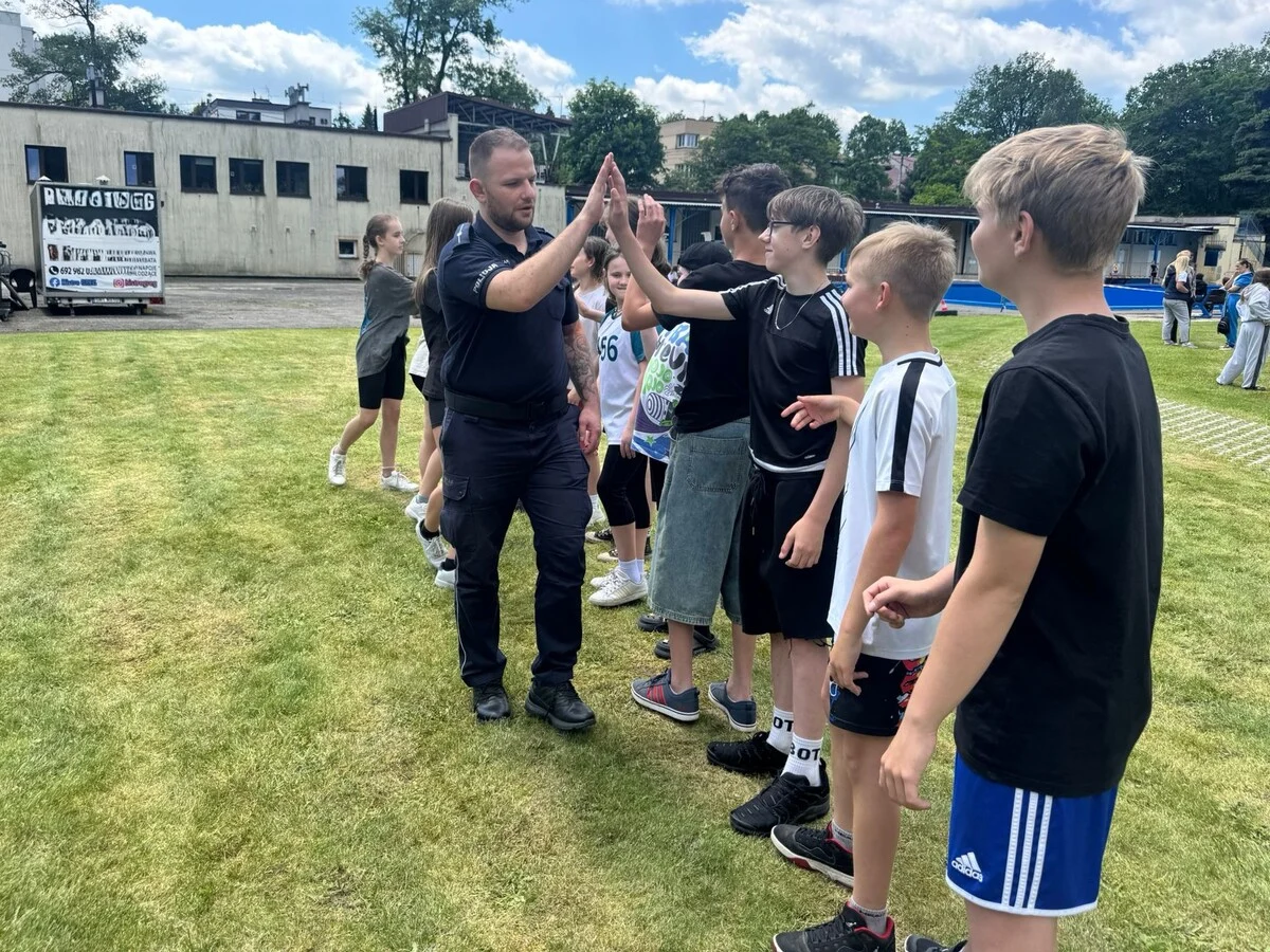 Policjanci na Dniu Sportu w Mikołowie. Mówili o bezpieczeństwie nad wodą i na drodze