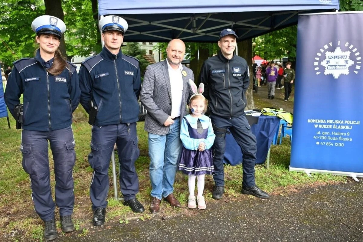 Dzień Dziecka z rudzkimi policjantami. Była orkiestra, radiowóz i Sierżant Ruda / fot. KMP Ruda Śląska