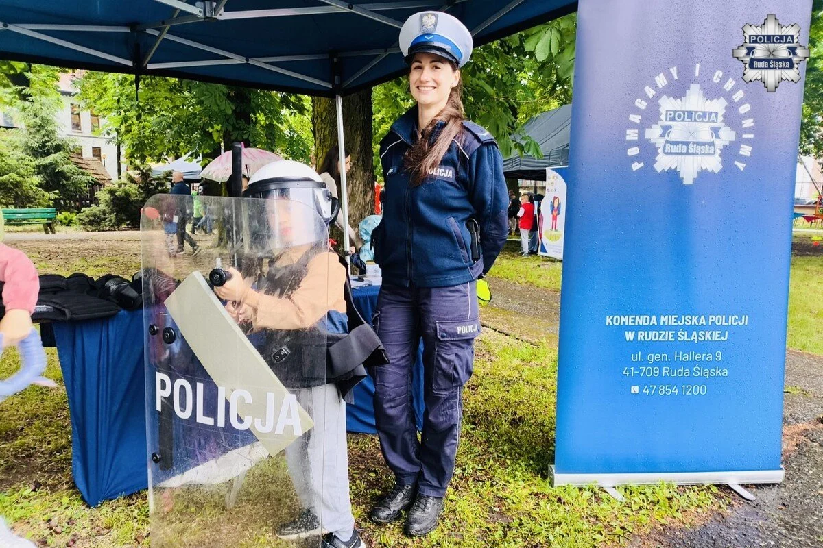 Dzień Dziecka z rudzkimi policjantami. Była orkiestra, radiowóz i Sierżant Ruda / fot. KMP Ruda Śląska