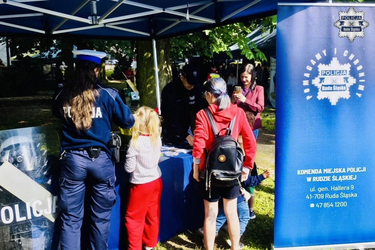 Dzień Dziecka z rudzkimi policjantami. Była orkiestra, radiowóz i Sierżant Ruda / fot. KMP Ruda Śląska