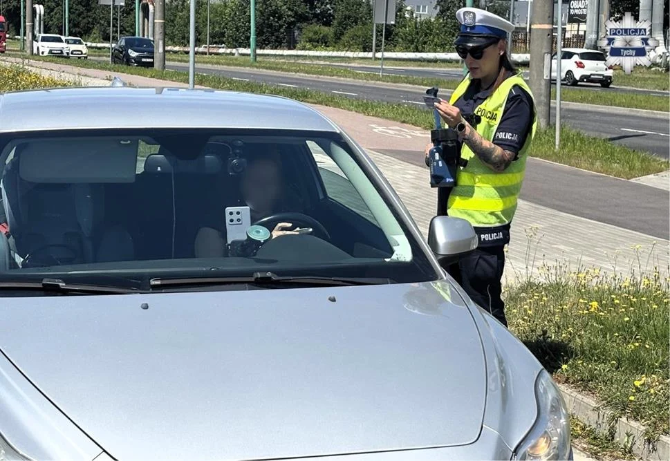 71 mandatów w Tychach. Policja sprawdzała kierowców przy przejściach dla pieszych