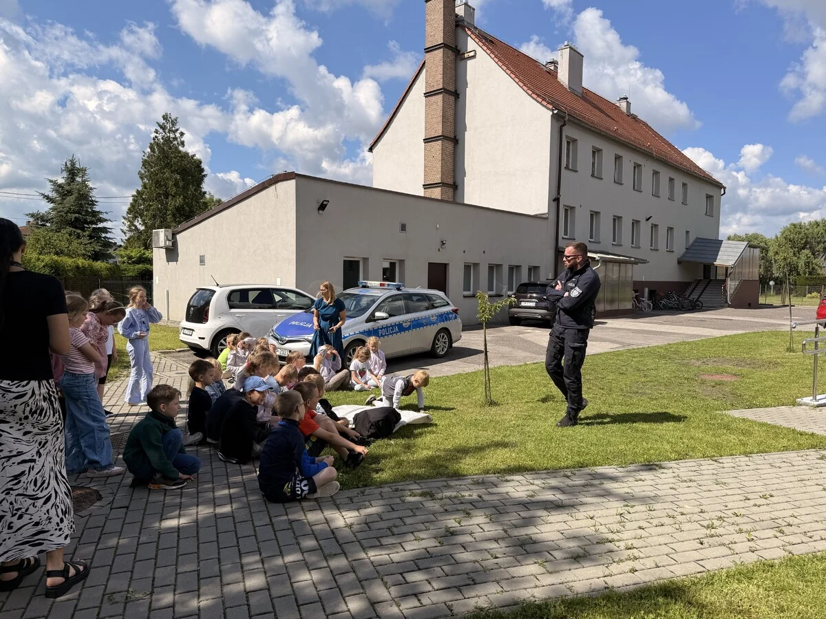 Zabrzańscy dzielnicowi z wizytą u uczniów / fot. KMP Zabrze