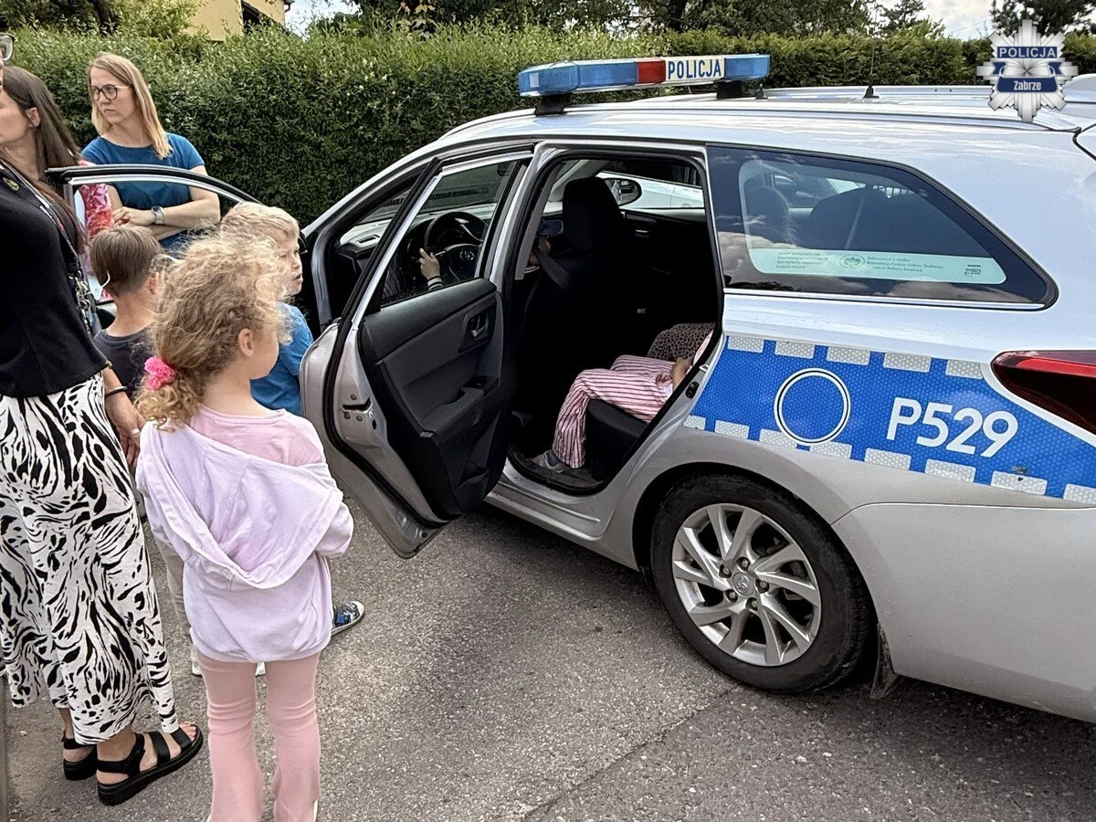 Zabrzańscy dzielnicowi z wizytą u uczniów / fot. KMP Zabrze