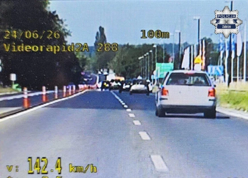 Pędził 142 km/h zamiast 70. Kierowca stracił prawo jazdy i dostał 2500 zł mandatu