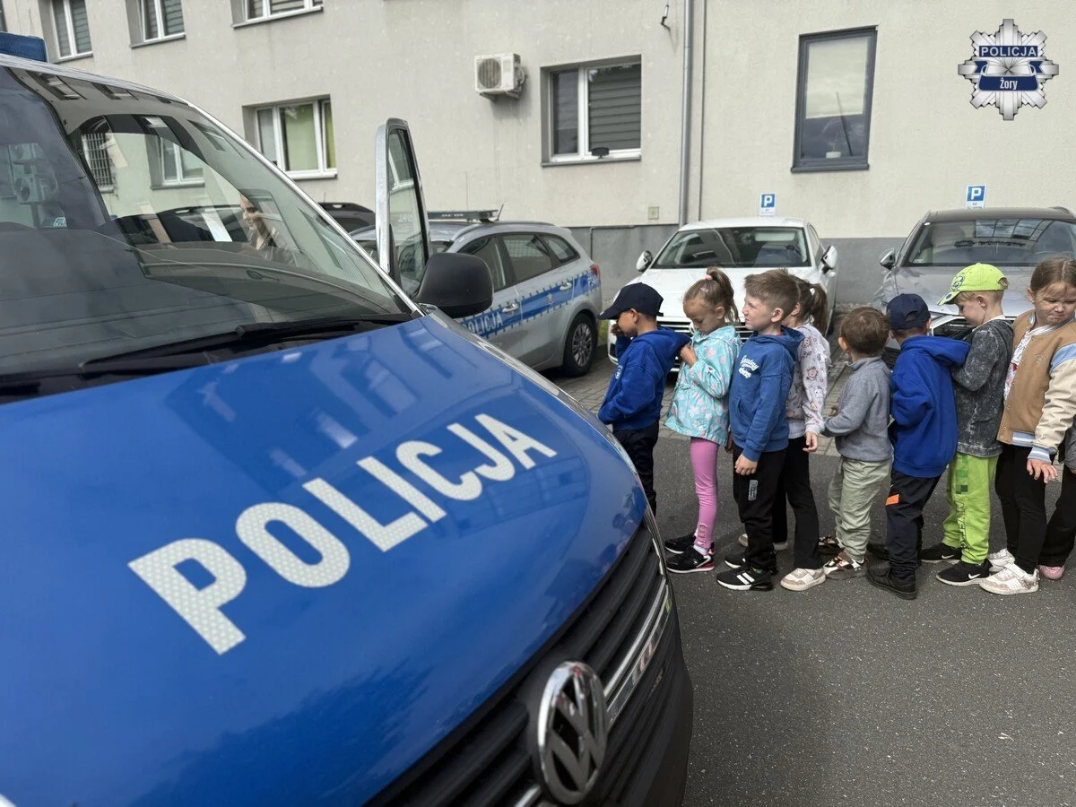 Żory: Przedszkolaki z wizytą w komendzie policji / fot. KMP Żory