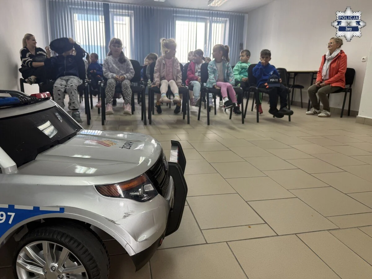 Żory: Przedszkolaki z wizytą w komendzie policji / fot. KMP Żory