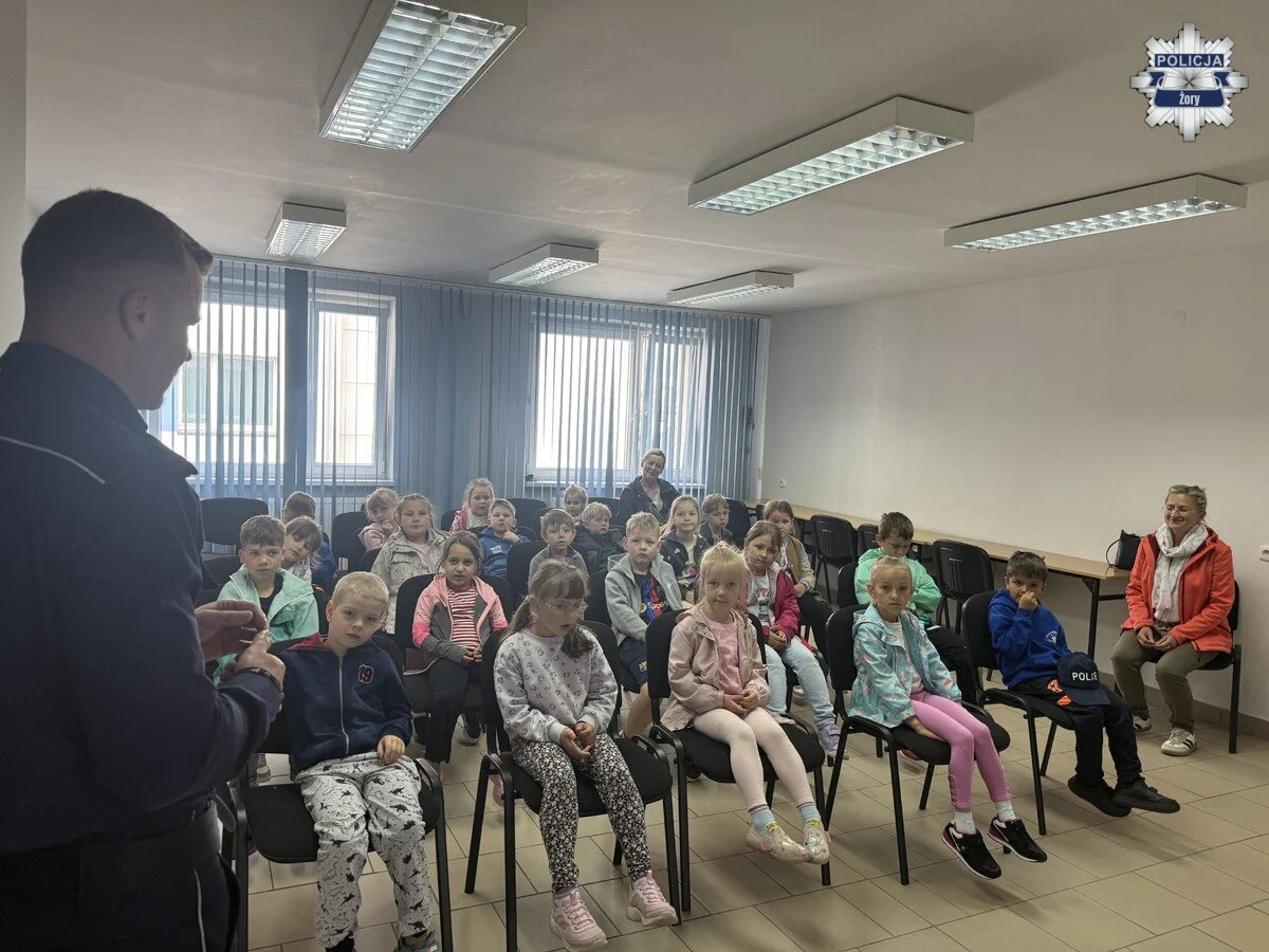 Żory: Przedszkolaki z wizytą w komendzie policji / fot. KMP Żory