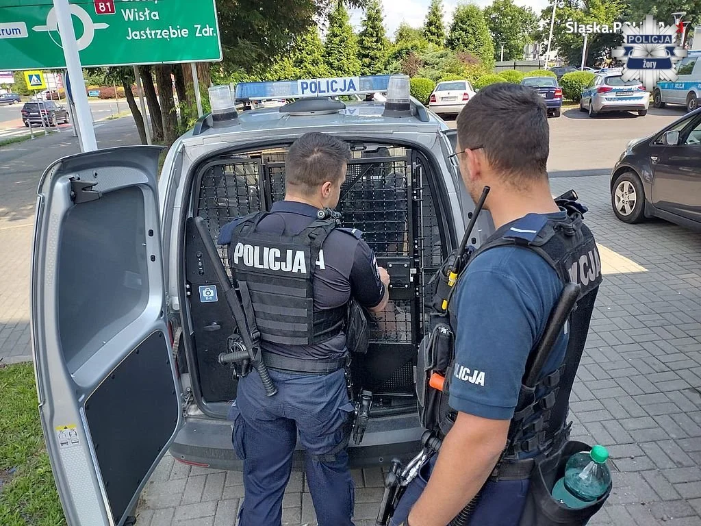 Groził, że połamie im kości. 42-latek z Żor trafił do aresztu