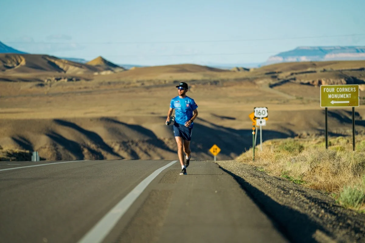 Tomasz Sobania przebiegł 50 maratonów w 49 dni. Nowy rekord świata