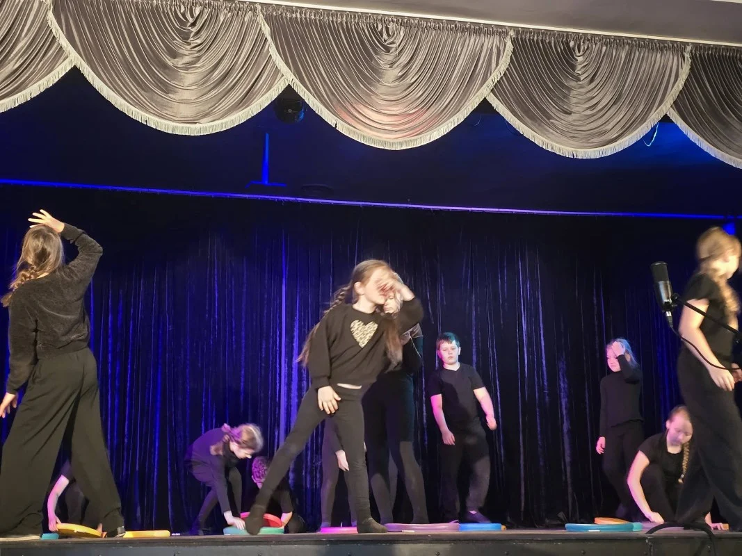 „Spotkajmy się w teatrze” po raz czwarty. Młodzież pokazała talent i pasję / fot. MDK Świętochłowice FB
