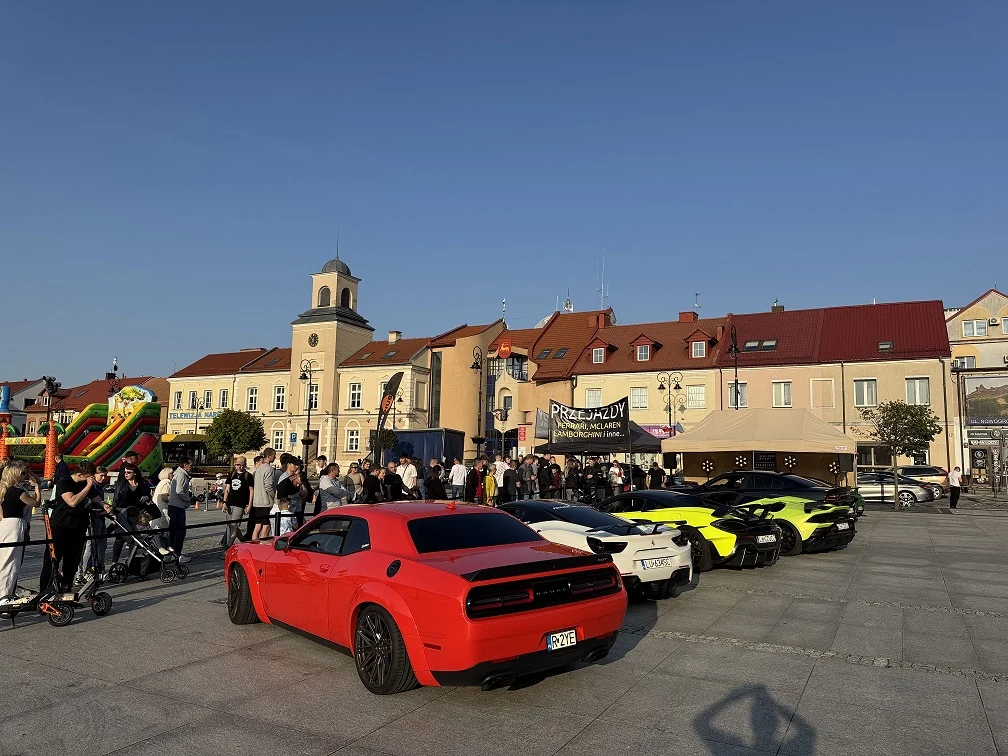 Supersamochody w Mikołowie. Takiej akcji na rynku jeszcze nie było