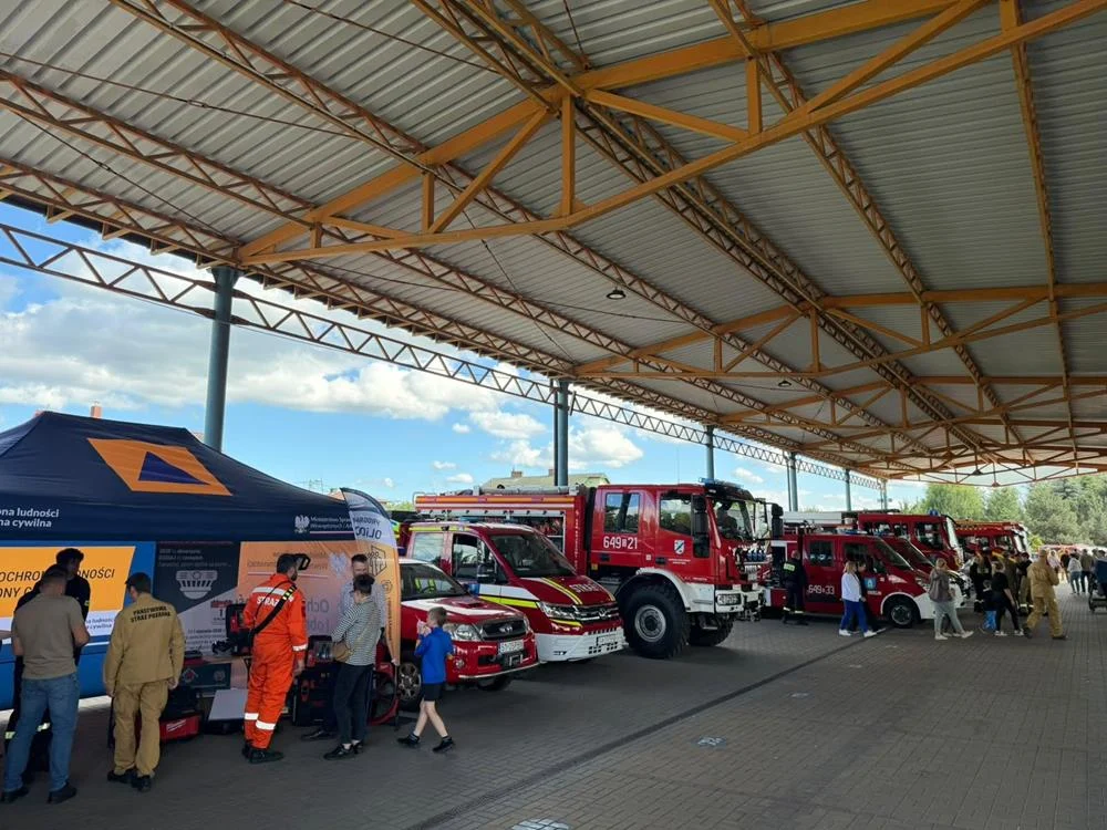 „Serca na kołach” i 115-lecie OSP Lędziny. Strażacy pokazali, jak wygląda ratowanie życia