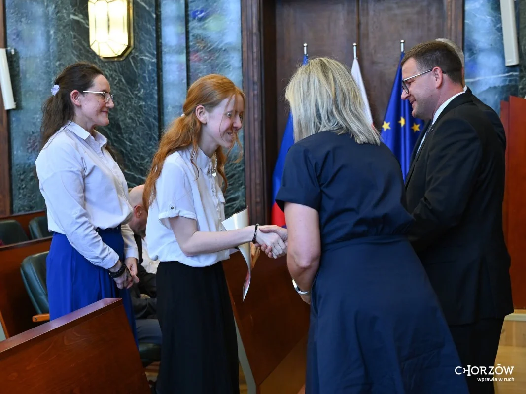 Najlepsi uczniowie z Chorzowa nagrodzeni. 35 prymusów odebrało wyróżnienia / fot. UM Chorzów FB
