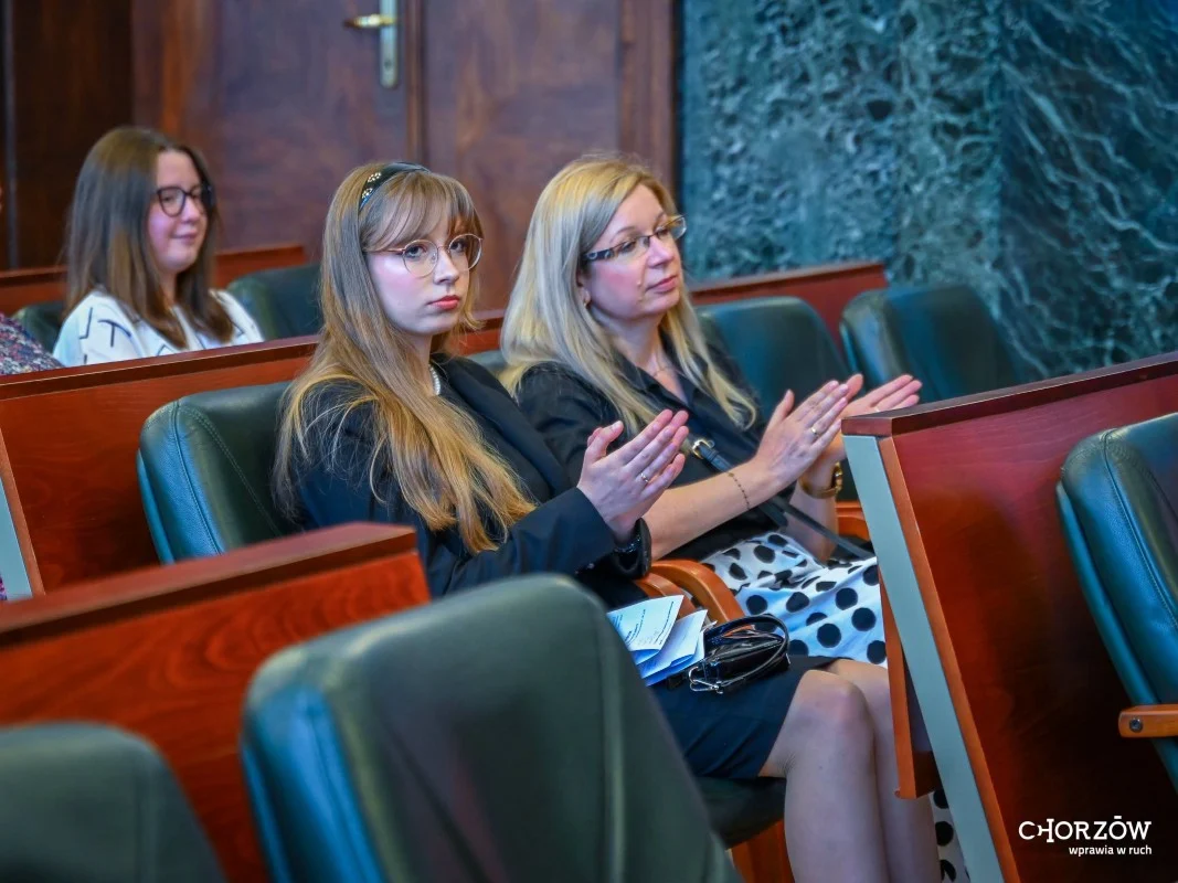 Najlepsi uczniowie z Chorzowa nagrodzeni. 35 prymusów odebrało wyróżnienia / fot. UM Chorzów FB