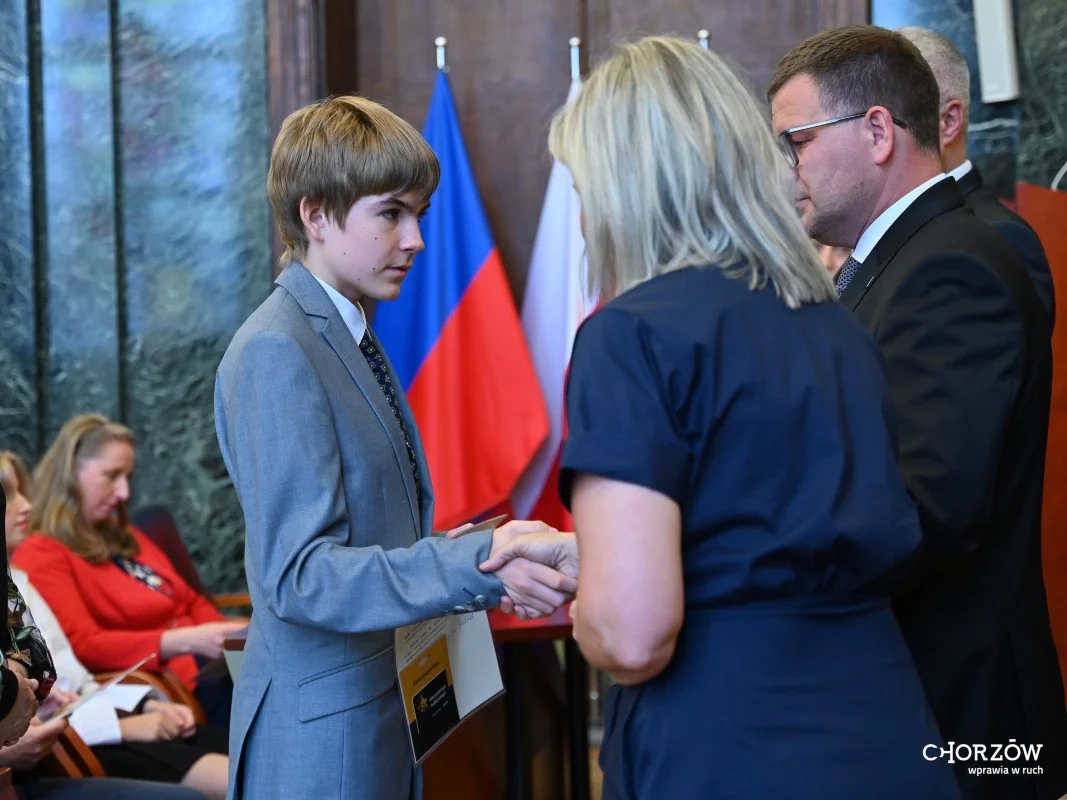 Najlepsi uczniowie z Chorzowa nagrodzeni. 35 prymusów odebrało wyróżnienia / fot. UM Chorzów FB
