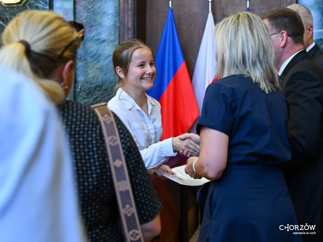 Najlepsi uczniowie z Chorzowa nagrodzeni. 35 prymusów odebrało wyróżnienia / fot. UM Chorzów FB