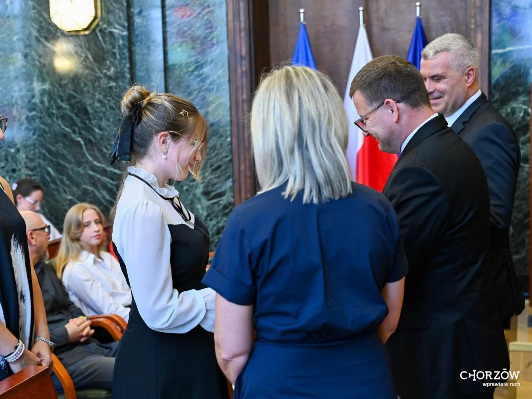 Najlepsi uczniowie z Chorzowa nagrodzeni. 35 prymusów odebrało wyróżnienia / fot. UM Chorzów FB