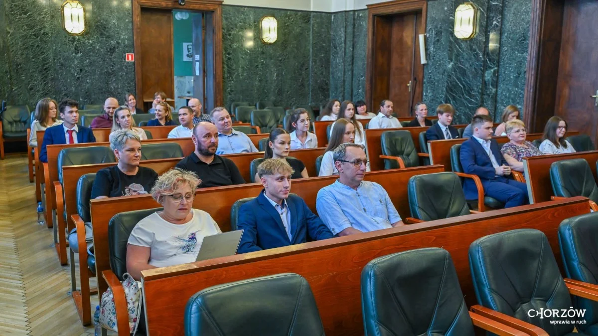 Najlepsi uczniowie z Chorzowa nagrodzeni. 35 prymusów odebrało wyróżnienia / fot. UM Chorzów FB