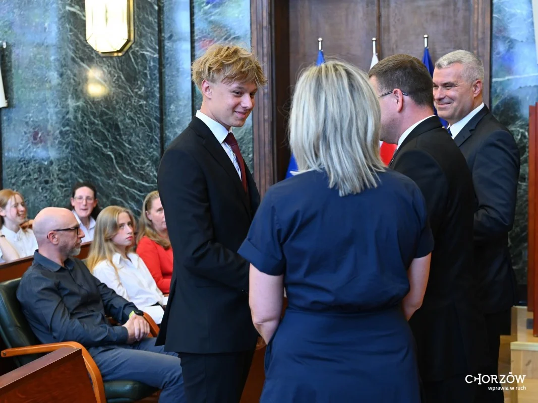 Najlepsi uczniowie z Chorzowa nagrodzeni. 35 prymusów odebrało wyróżnienia / fot. UM Chorzów FB