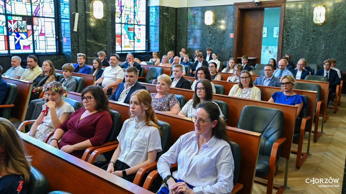 Najlepsi uczniowie z Chorzowa nagrodzeni. 35 prymusów odebrało wyróżnienia / fot. UM Chorzów FB