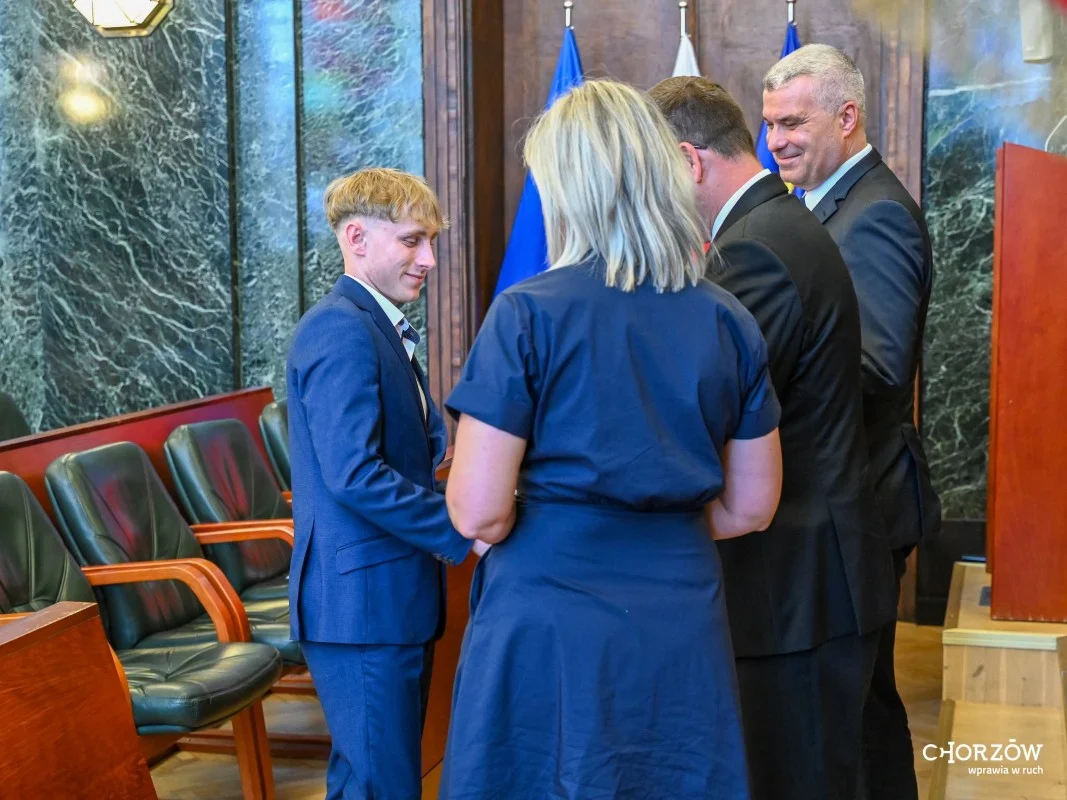 Najlepsi uczniowie z Chorzowa nagrodzeni. 35 prymusów odebrało wyróżnienia / fot. UM Chorzów FB