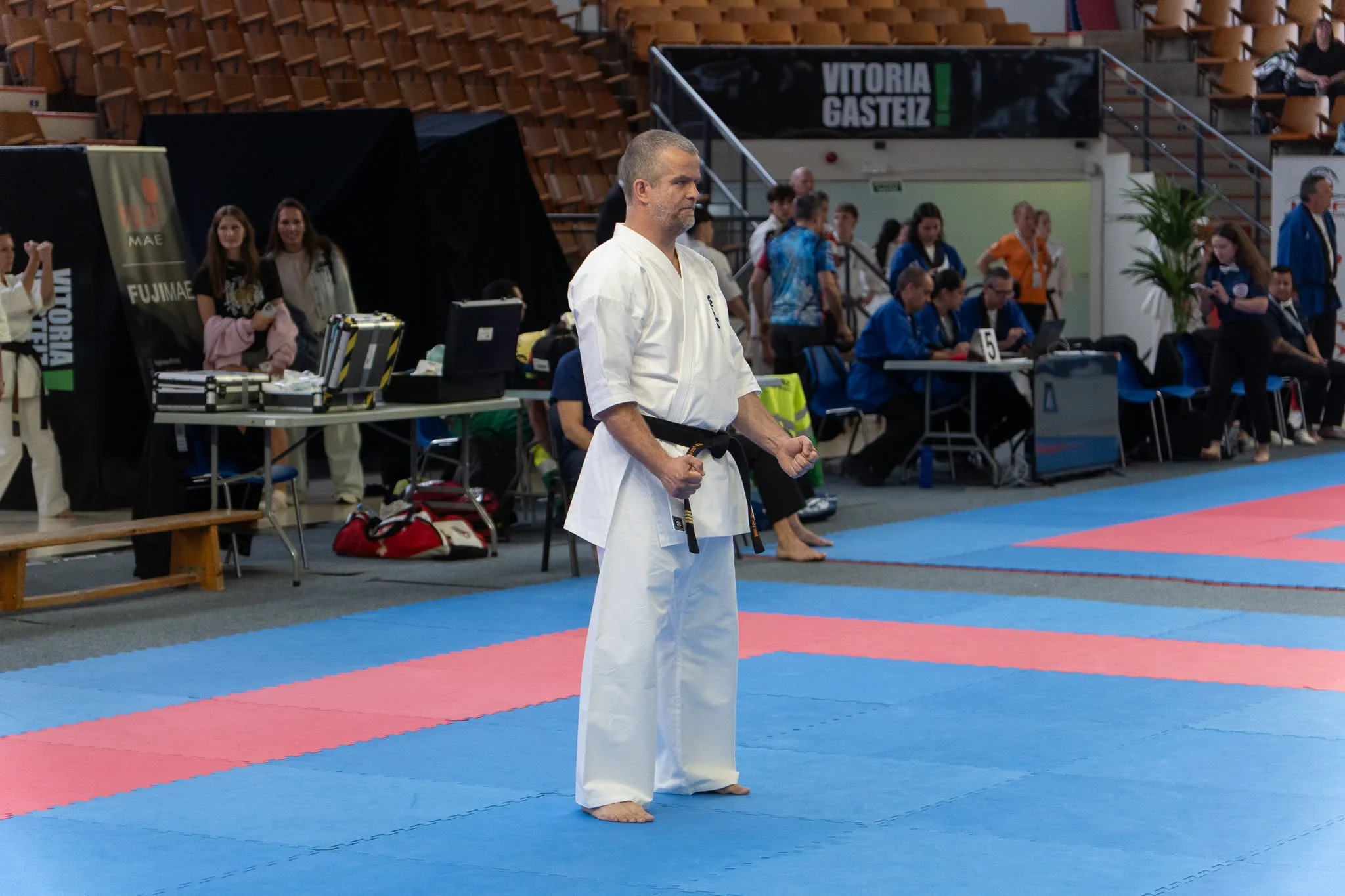 Sensei Dariusz Kudyk z dwoma medalami Pucharu Świata w Hiszpanii / fot. UM Żory