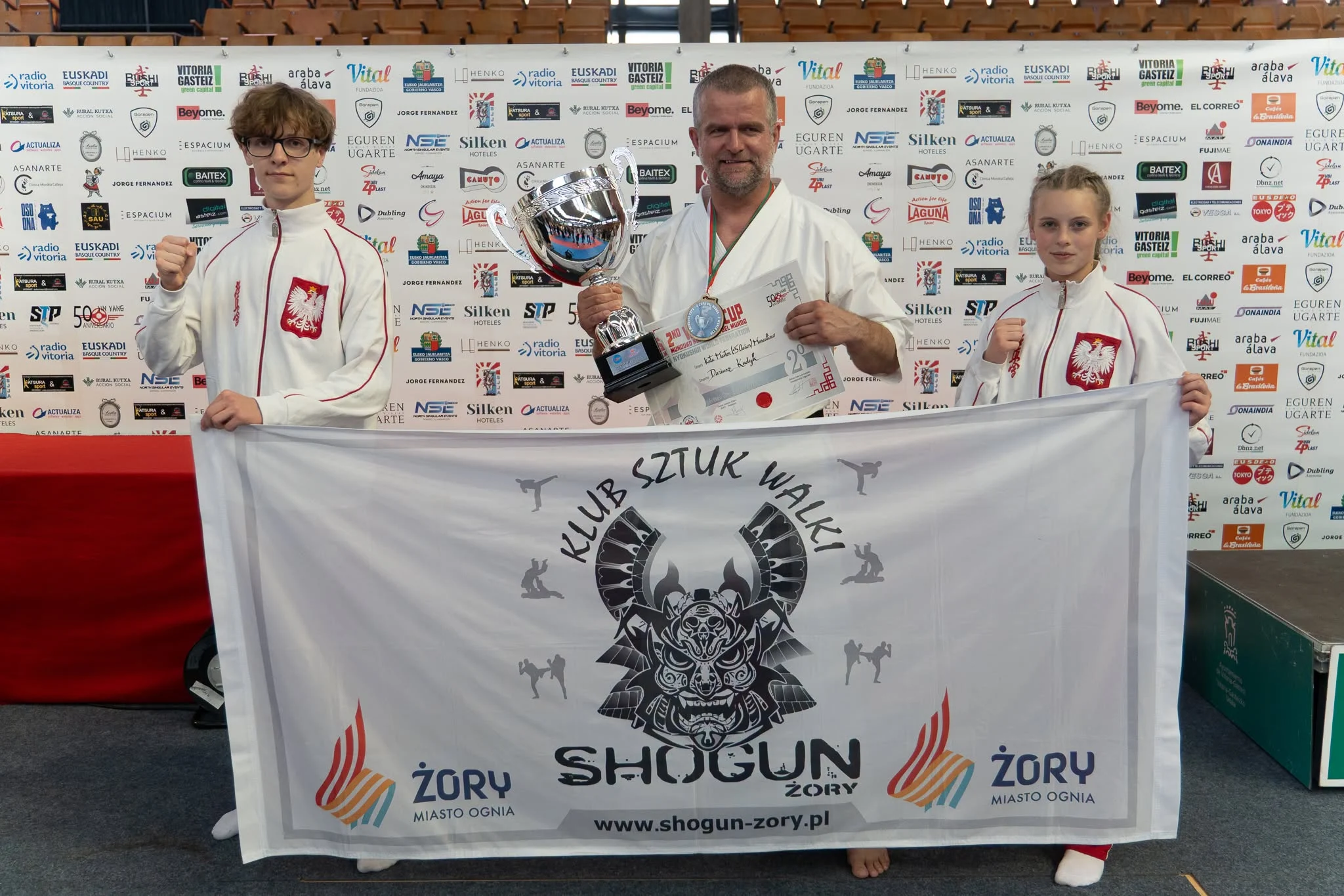 Sensei Dariusz Kudyk z dwoma medalami Pucharu Świata w Hiszpanii / fot. UM Żory