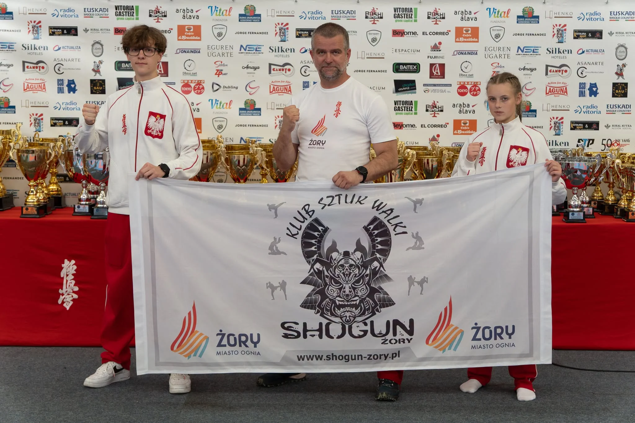 Sensei Dariusz Kudyk z dwoma medalami Pucharu Świata w Hiszpanii / fot. UM Żory