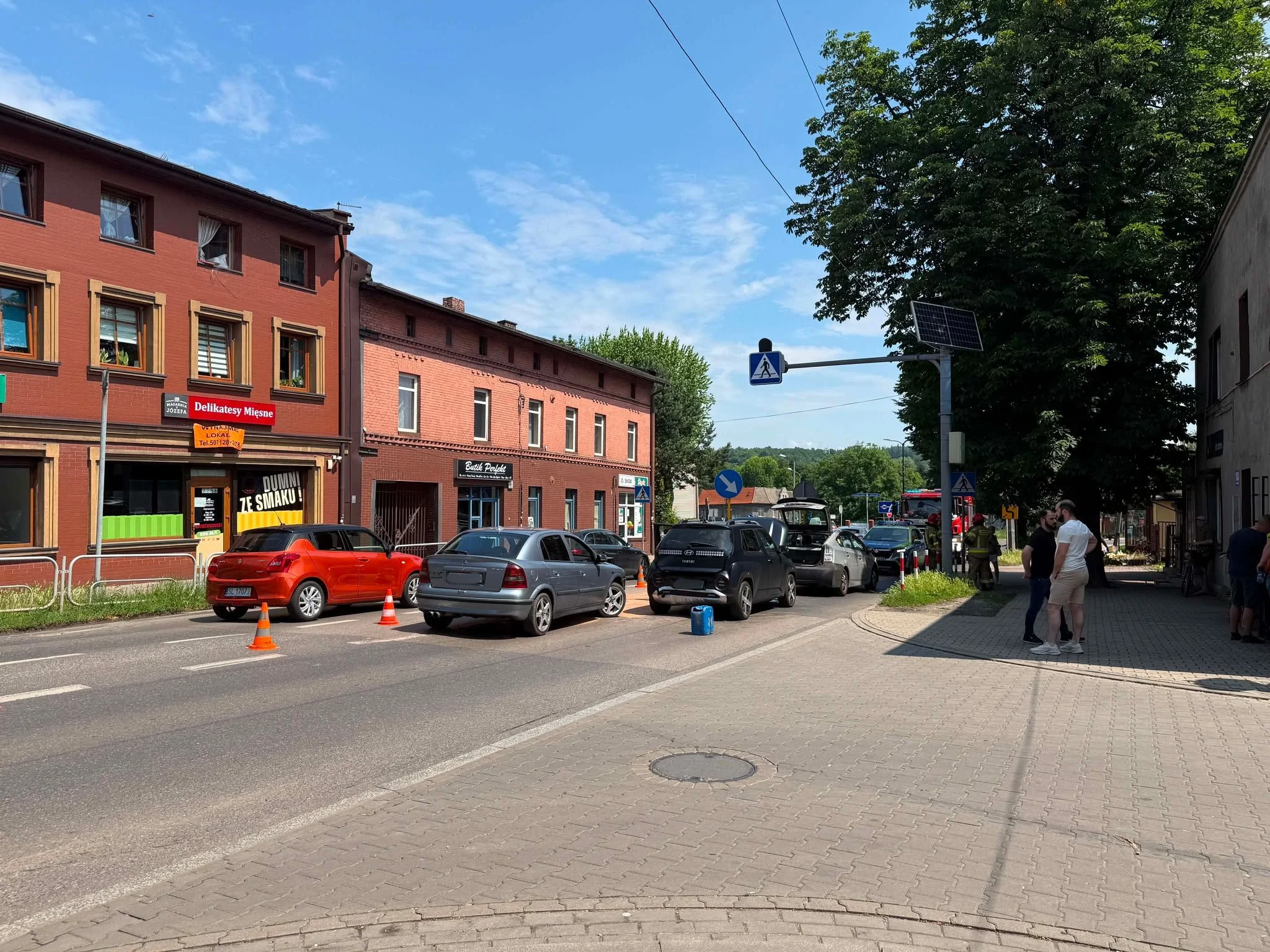 Kolizja na ul. Kokota w Rudzie Śląskiej. Trzy auta zderzyły się przed przejściem dla pieszych
