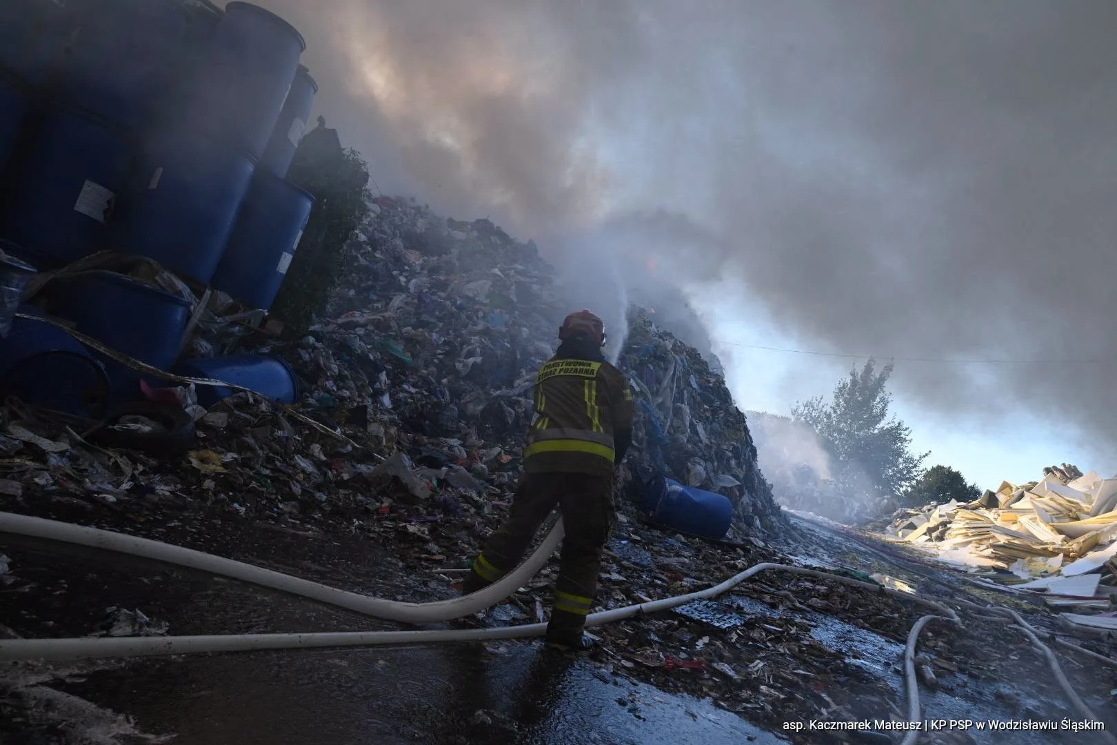 Gigantyczny pożar na terenie PreZero Chorzowie / fot. KW PSP Katowice