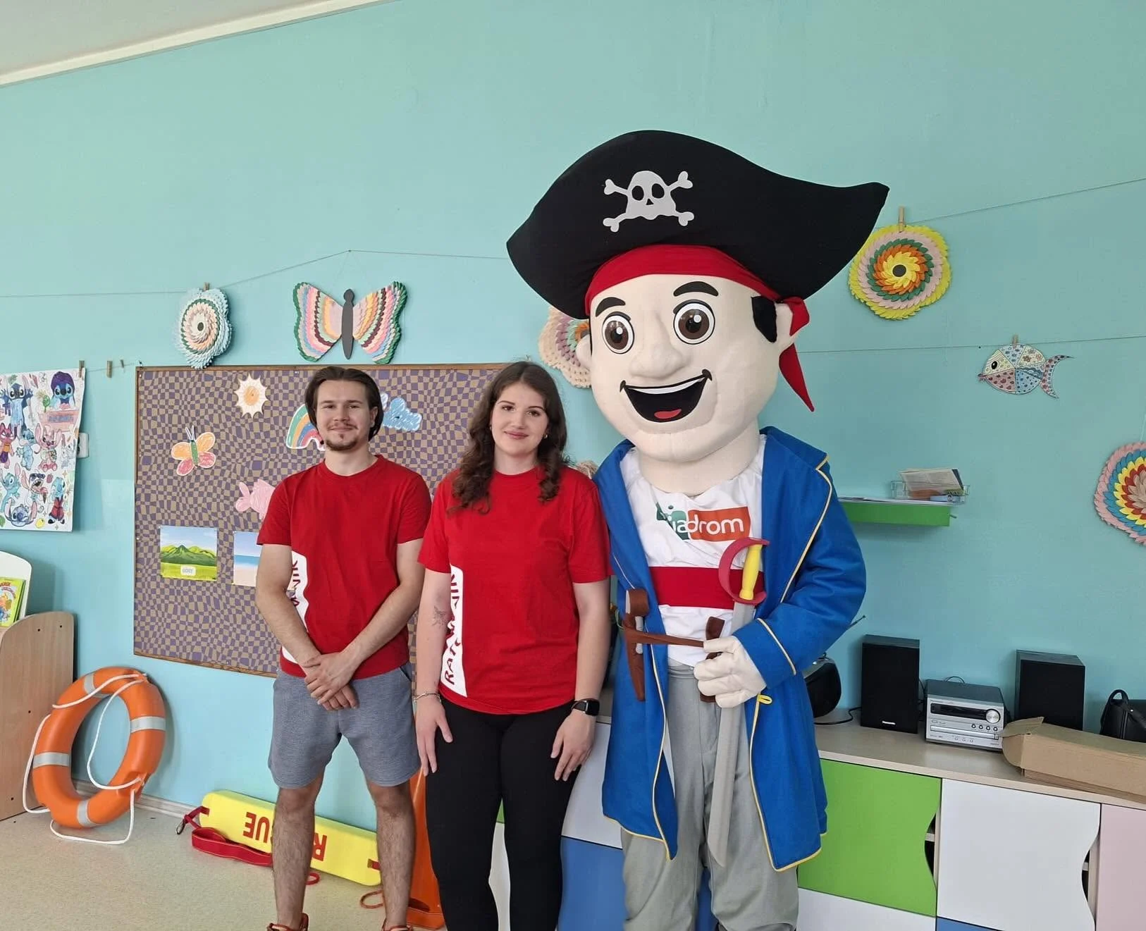 Kapitan Bąbel i ratownicy Aquadromu uczą przedszkolaki bezpieczeństwa nad wodą