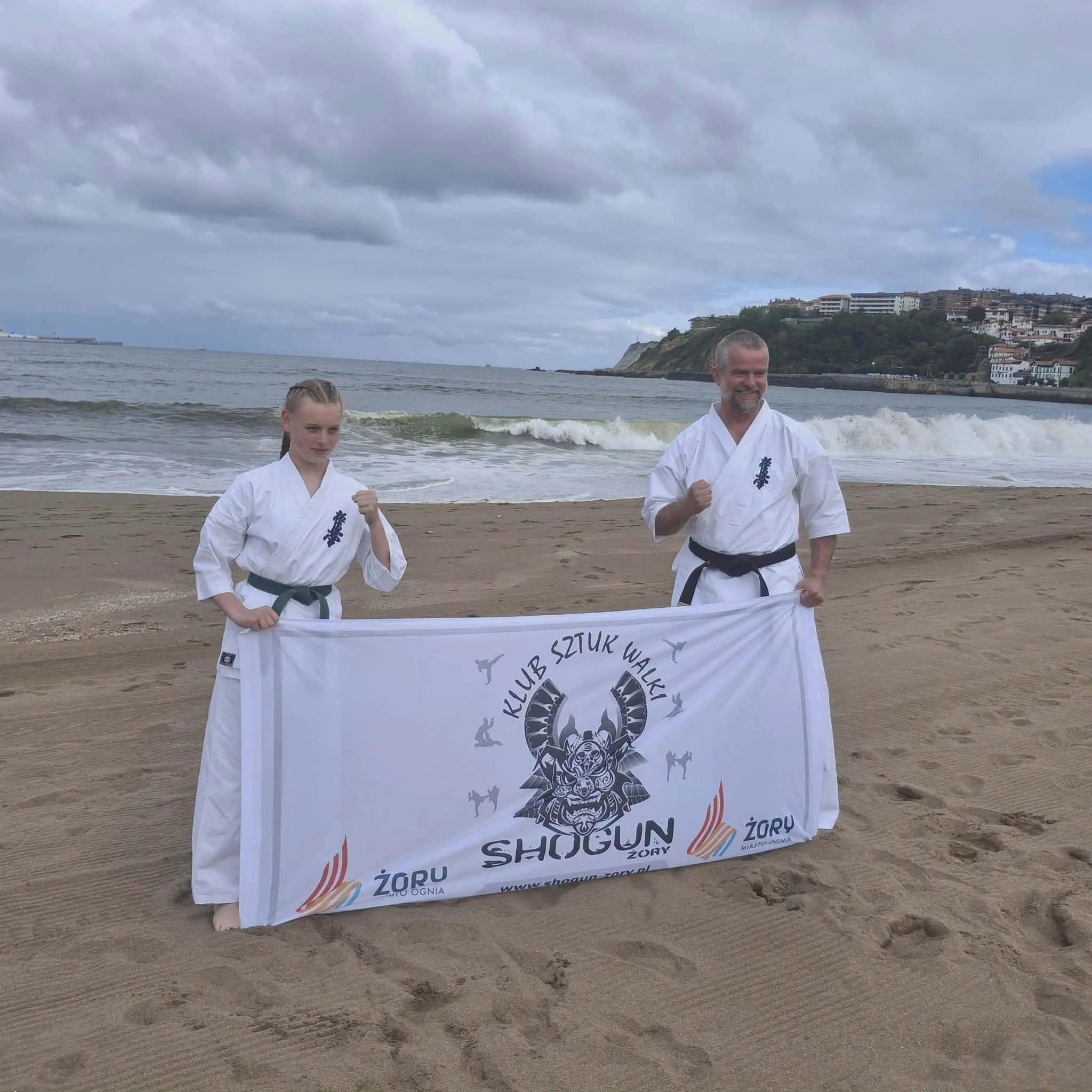 Sensei Dariusz Kudyk z dwoma medalami Pucharu Świata w Hiszpanii / fot. UM Żory