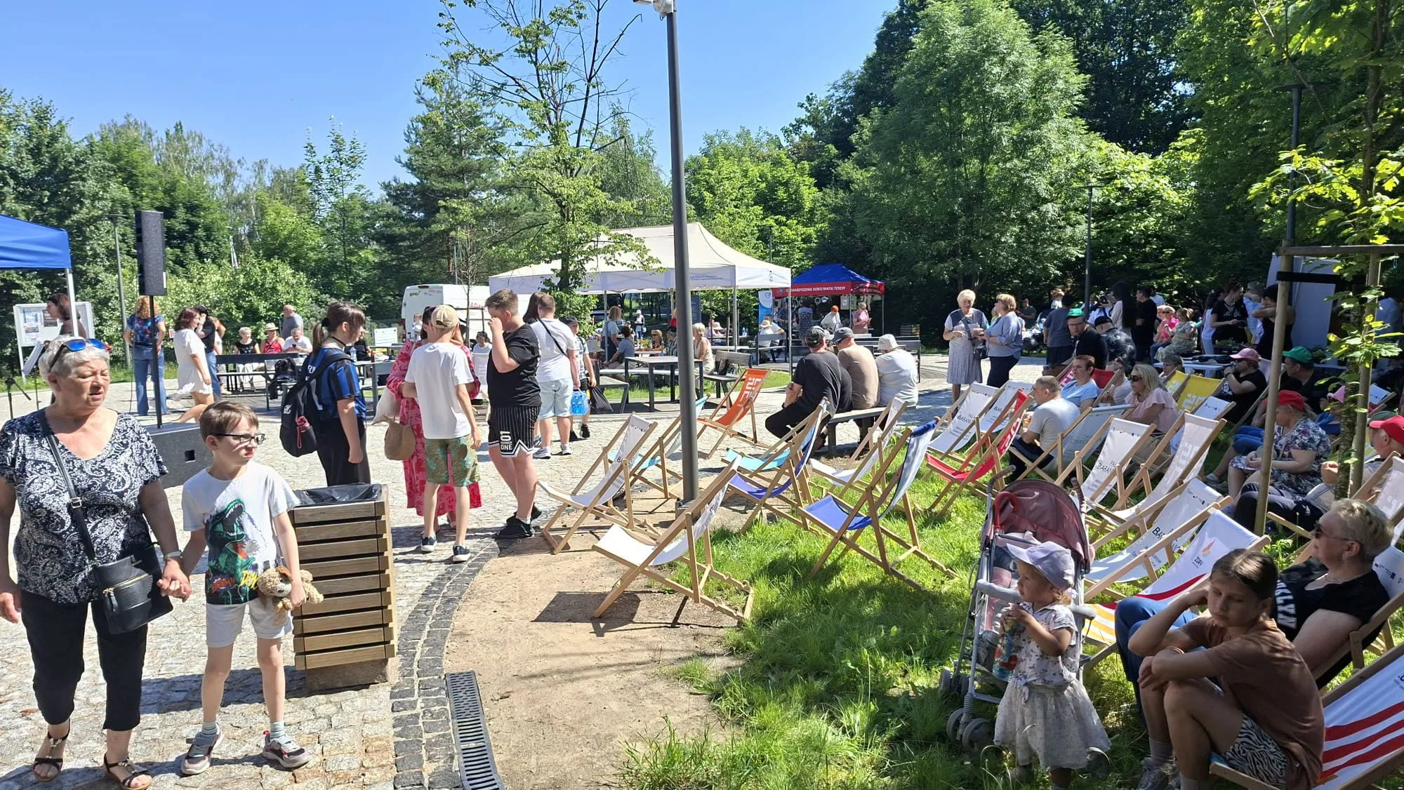 Piknik przy Tężni w Żorach połączył uczniów, muzykę i wspólną zabawę