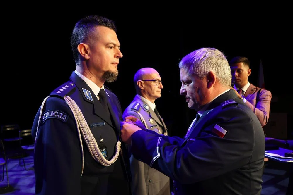 Święto Policji w Piekarach Śląskich. Były odznaczenia, awanse i podziękowania za służbę