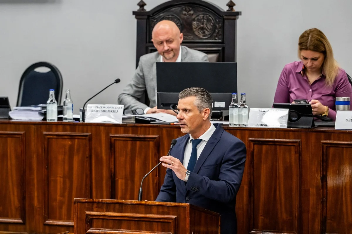Prezydent Mariusz Wołosz uzyskał wotum zaufania oraz absolutorium za 2025 rok