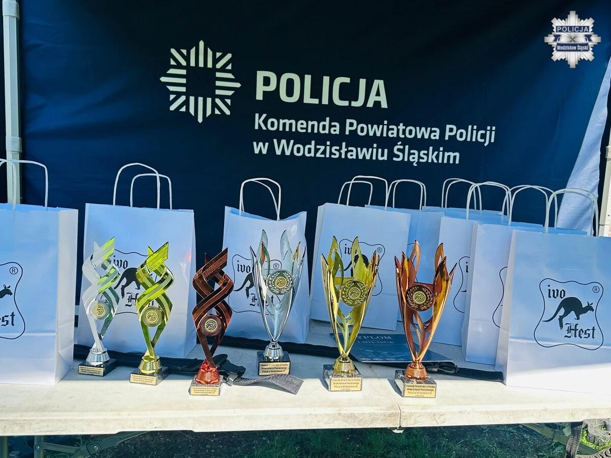 Dynamiczne strzelania i sportowa rywalizacja. Tak wyglądały zawody służb w Pszowie (1)