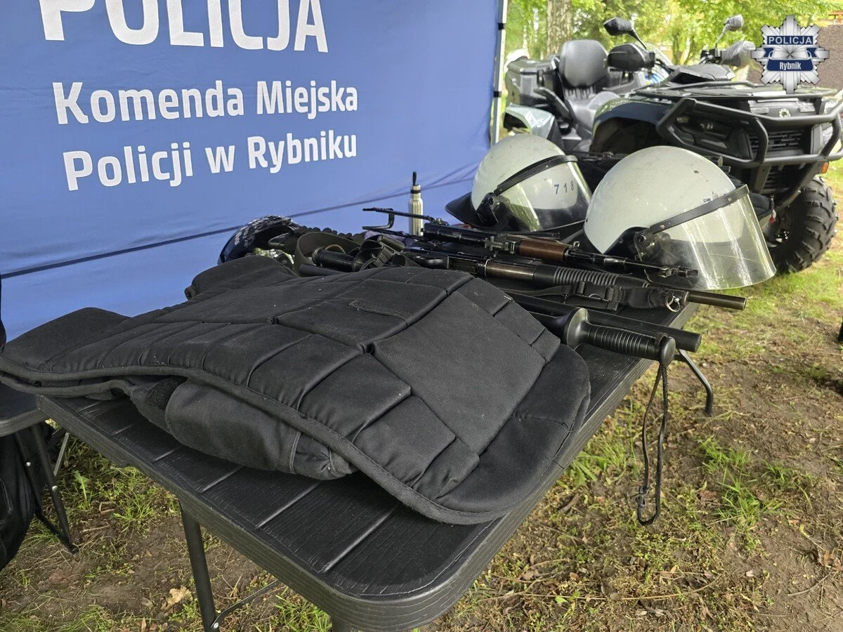 Dzieci poznały pracę policjantów. Rodzinny festyn w Czerwionce pełen atrakcji (5)