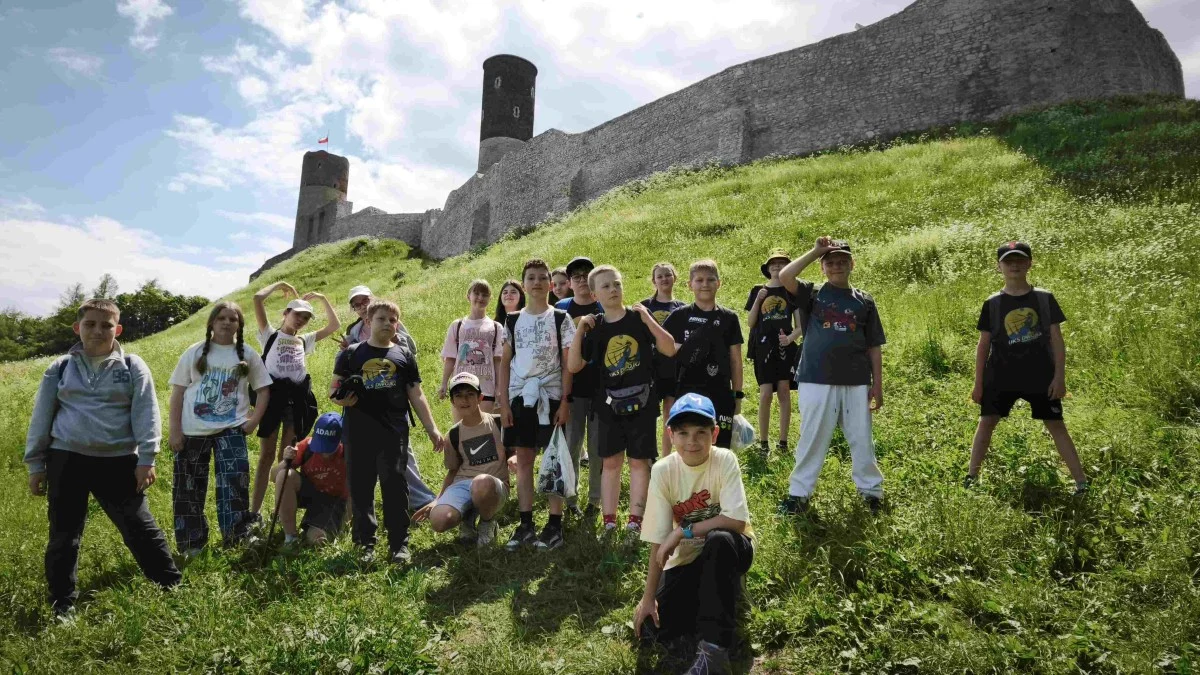 Uczniowie SP 2 ze Świętochłowic zdobywali Góry Świętokrzyskie / fot. SP 2