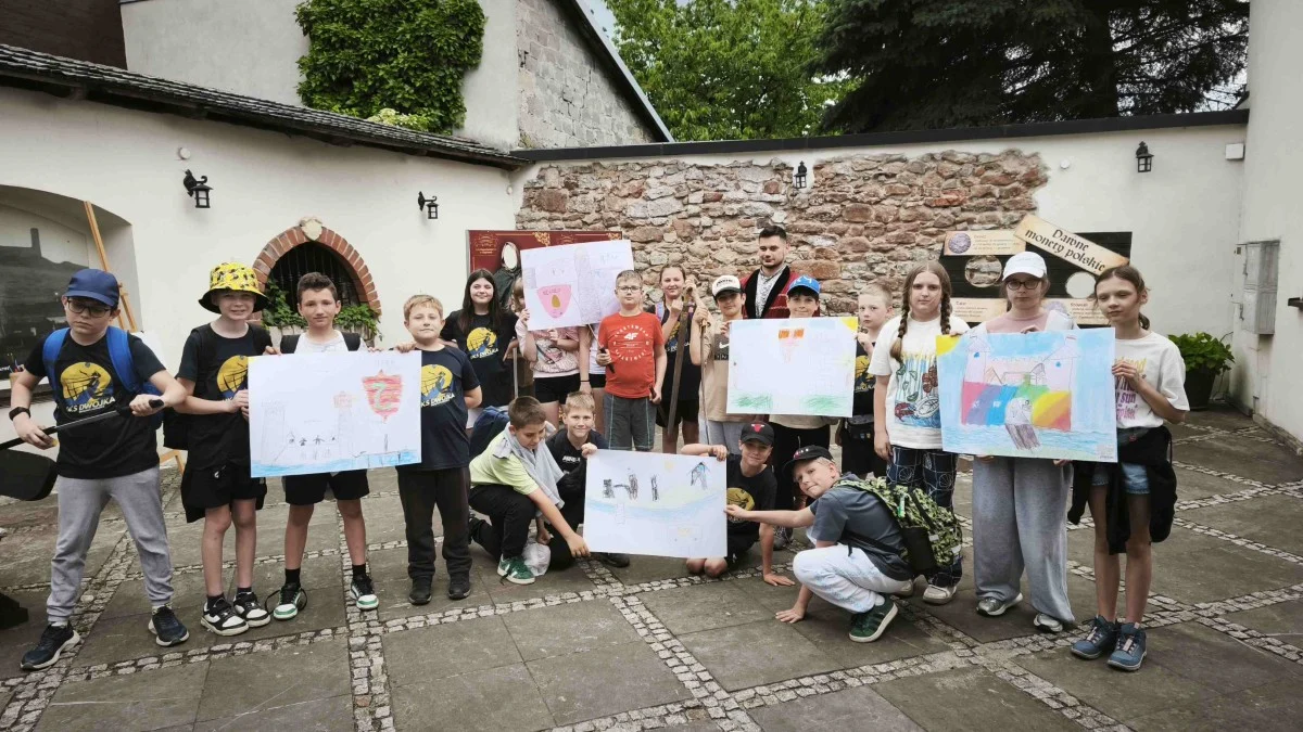 Uczniowie SP 2 ze Świętochłowic zdobywali Góry Świętokrzyskie / fot. SP 2